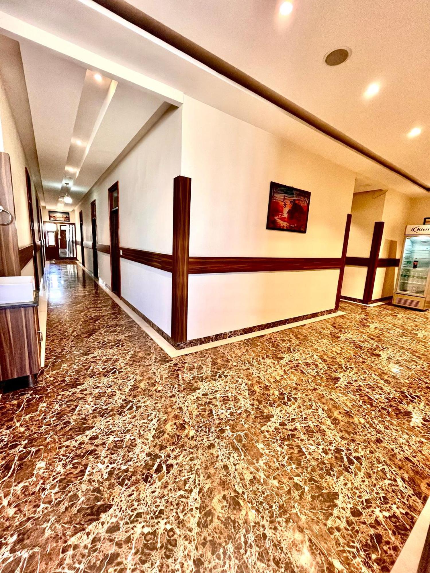 Отель Jb Residency Zirakpur !! Top Rated & Most Awarded Property In Zirakpur Экстерьер фото