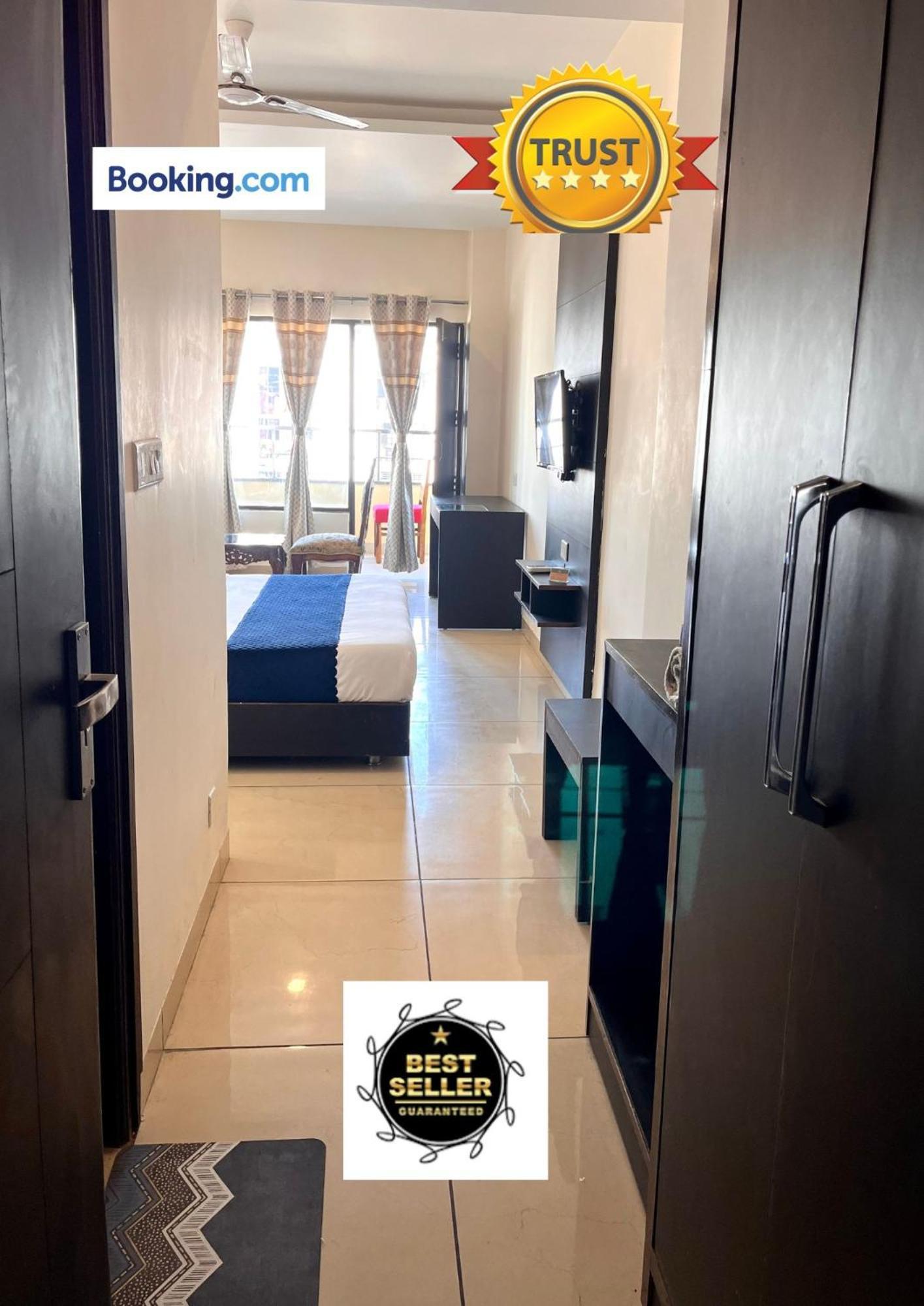 Отель Jb Residency Zirakpur !! Top Rated & Most Awarded Property In Zirakpur Экстерьер фото